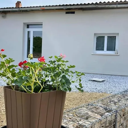 Casa vacanze Maison Plain-pied, Au Calme, Avec Parking Privé Lussac-les-Châteaux
